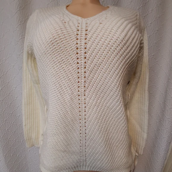 John + Jenn Cream V-Neck Sweaterwomen Size M - Picture 3 of 16